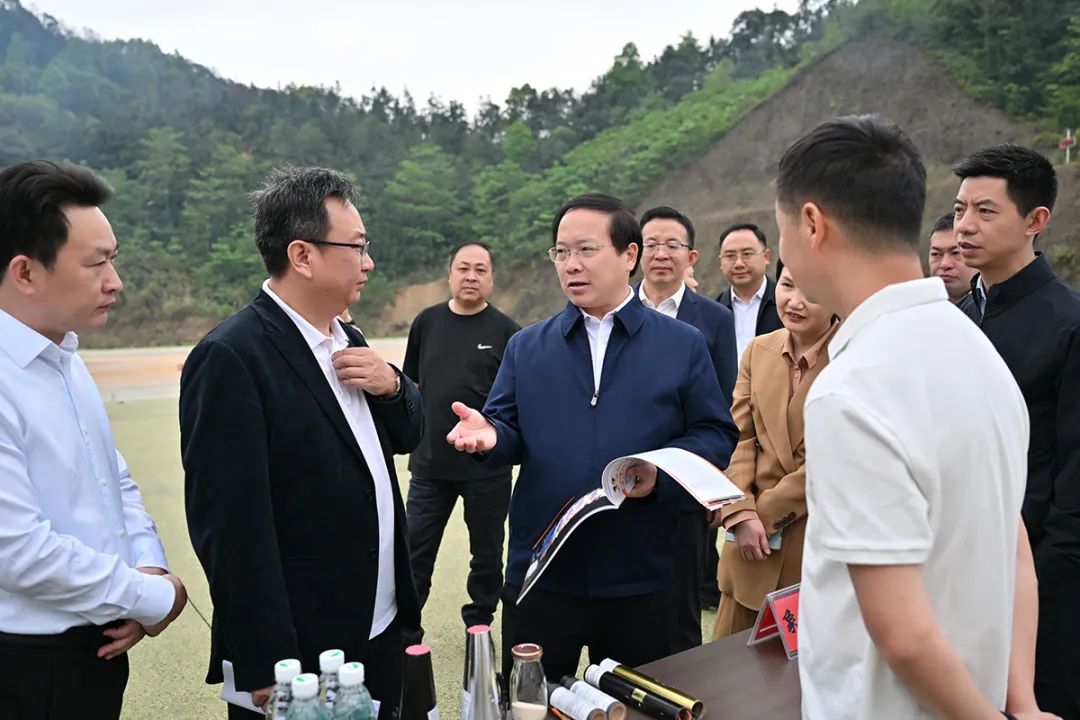 肖正波专题调研微烟无硫烟花研发工作