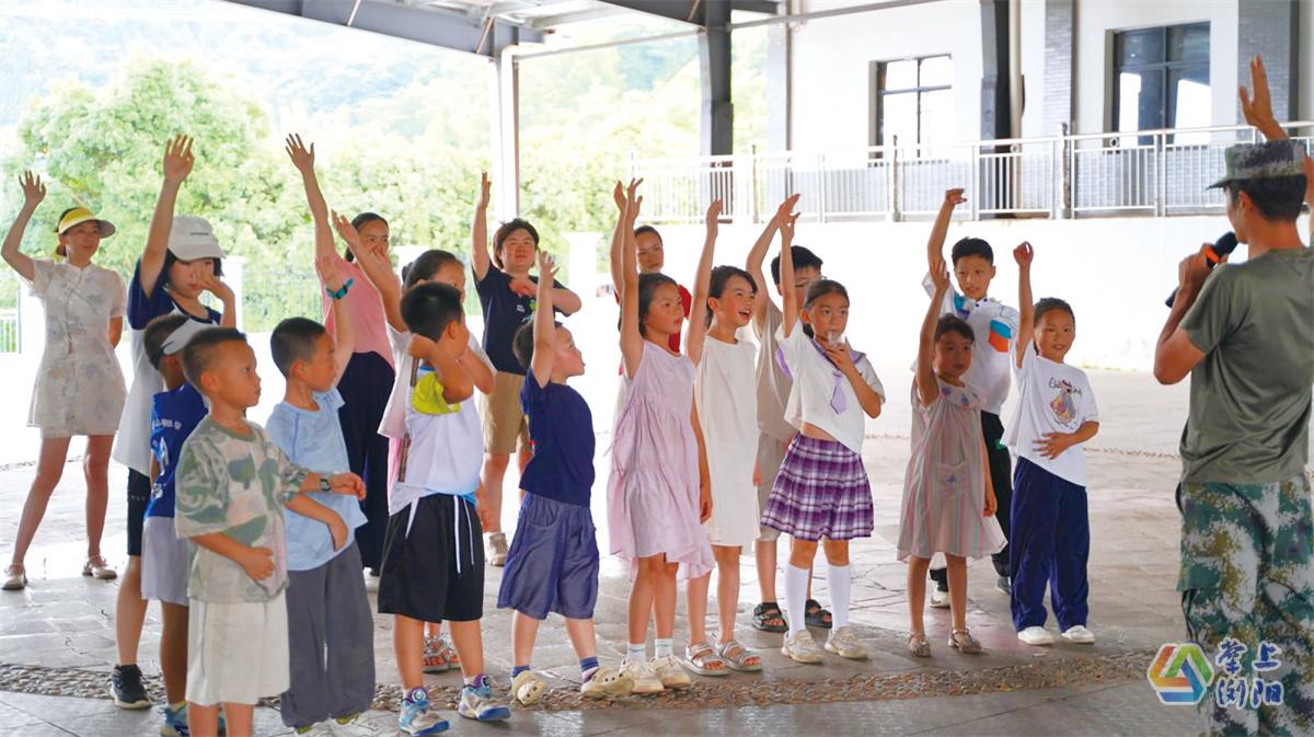 “紅色+焰火”夏令營二期滿員開營，親子共赴暑期旅程