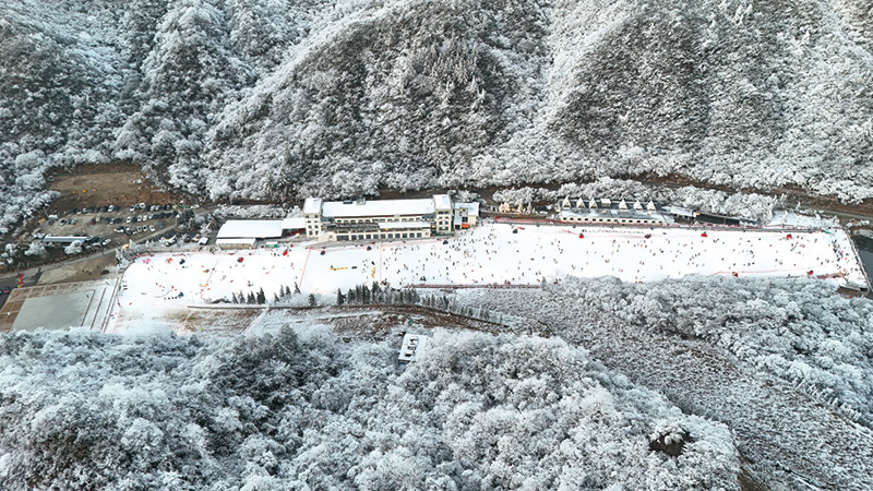 浏阳：冰雪经济新业态，激发冬日消费新活力